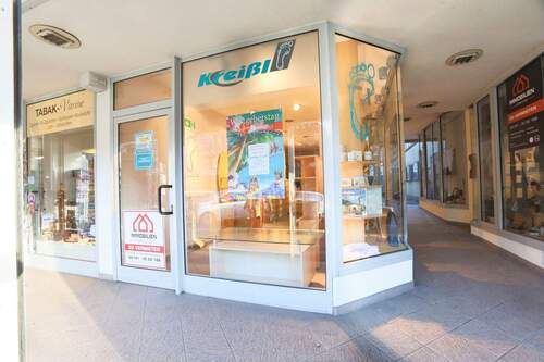 Geschäft 1 Front 3 - 