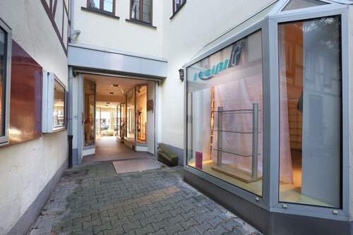 Geschäft 1 Schaufenster 1 - 