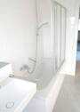 Badewanne mit Duschwand - 