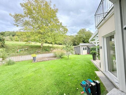 Garten mit Gartenhaus - 5 Zimmer Einfamilienhaus zum Kaufen in Teningen-Heimbach