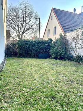 Gartenanteil EG - Mehrfamilienhaus, Wohnhaus mit 221,90 m&sup2; in Nürnberg zum Kaufen