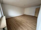 Wohnzimmer - 3 Zimmer Etagenwohnung in Pforzheim