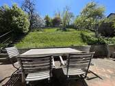 Terrasse mit Blick zum Garten - 