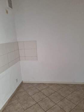 20251202_090302_resized.jpg - 3 Zimmer Etagenwohnung in Chemnitz