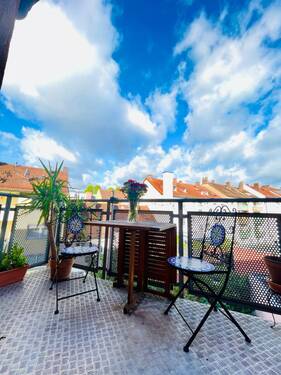 Balkon - Großzügige schöne 4- Zimmer Wohnung - 2 Wohnebenen -ca. 107 Quadratmeter -Balkon-90489 Nürnberg