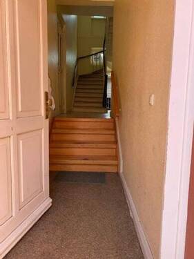 Der Hauseingangsbereich - 2 Zimmer Etagenwohnung in Schwerin