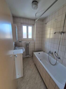 Bad mit Wanne EG - 