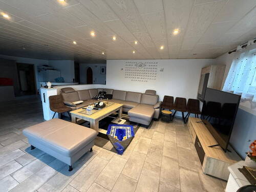 Bild 1 - Schöne 3 Zimmer Wohnung - 1.050,00&nbsp;EUR Kaltmiete, ca.&nbsp; 135,00&nbsp;m&sup2;&nbsp;Wohnfl&auml;che
