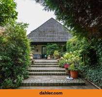 Gepflegtes Einfamilienhaus mit traumhaftem Grundstück - Hamburg / Wellingsbüttel