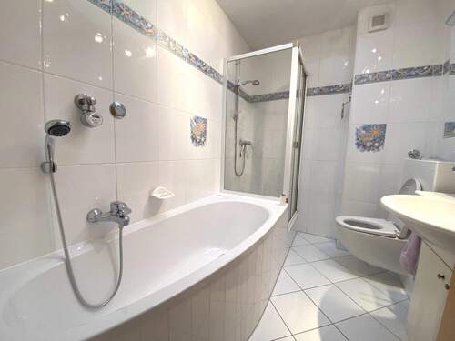 Bad Wanne u Dusche - 