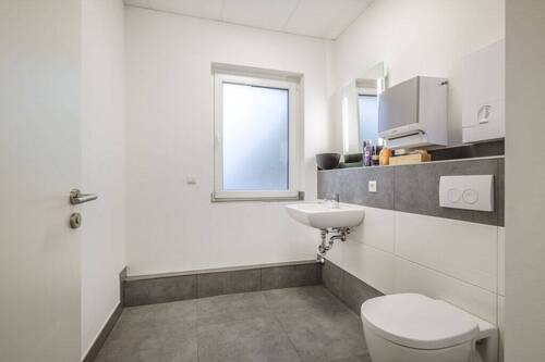 DG WC - 