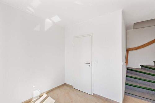 Eingangsbereich Garderobe-Duschbad - Einfamilienhaus mit 135,00 m² in Saarlouis zur Miete