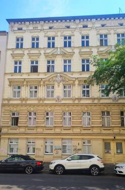 Aussenansicht.jpg - Im Alleinauftrag! Sonnige 4-Zimmer Stuckaltbauetage in ruhiger Spandauer Kiezlage