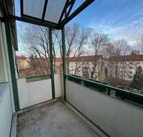 Entspannen Sie mal...hier kommt die neue mit Balkon.. ..helle, moderne 3 Zimmer-Wohnung mit Einbauküche . sofort einzugsfertig - Zwickau Marienthal