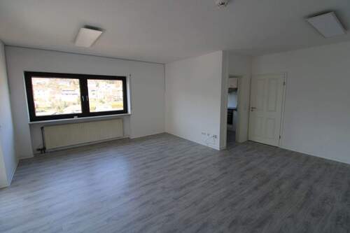 Wohnzimmer - 4 Zimmer Etagenwohnung zur Miete in Kaiserslautern