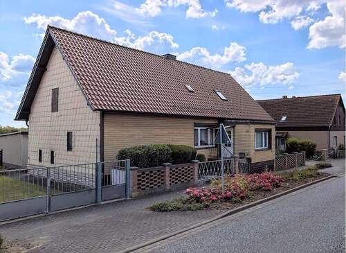 004020156800_302_354_21102025233242370 - 4 Zimmer Einfamilienhaus in Cattenstedt