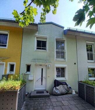Haus vorne - 4 Zimmer Reihenmittelhaus zur Miete in Unterschleißheim