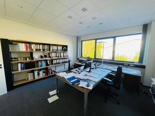 Buero 4 - 
