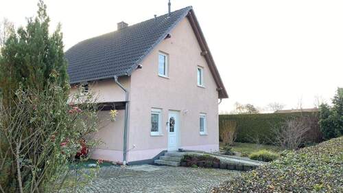 Straßenansicht - 5 Zimmer Einfamilienhaus zum Kaufen in Zittau