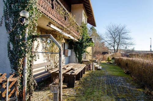 Garten mit Hauseingang - 