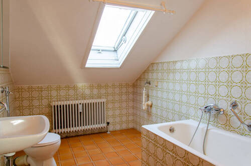 Badezimmer DG Whg links - 