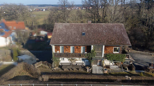 Westansicht - 9 Zimmer Mehrfamilienhaus, Wohnhaus in Vilseck / Schlicht