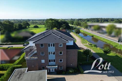 Blick auf das angrenzende Naturschutzgebiet - 