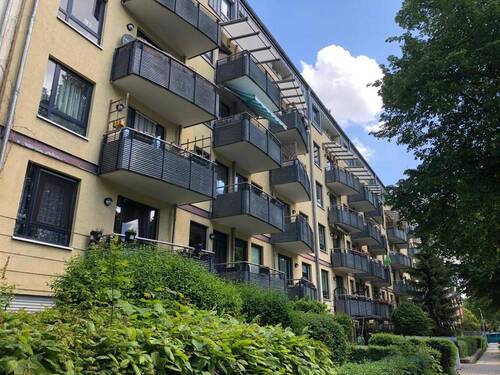 Balkonansicht - Geräumige 2-Raum-Balkonwohnung per Aufzug erreichbar