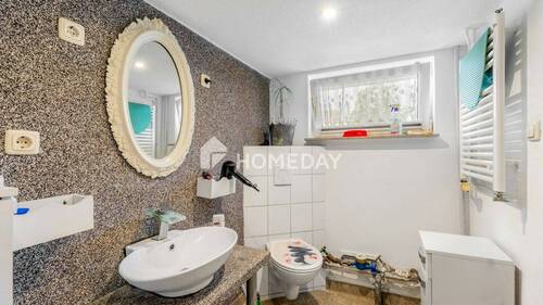 KG Badezimmer 2 - 