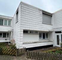 Reihenhaus mit 5 Zimmern, Loggia, Terrasse und Gartenanteil auf Erbbaugrundstück - Wolfsburg Westhagen