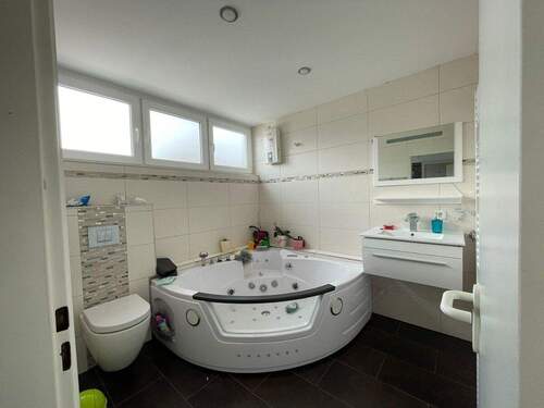 Bad - 5 Zimmer Reihenmittelhaus in Wolfsburg