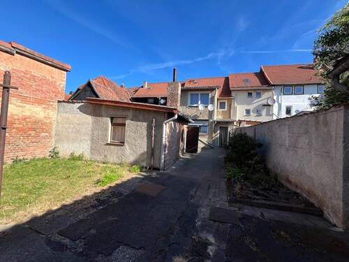 004020156800_302_353_08082025231630359 - 