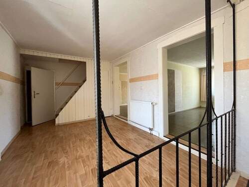 004020156800_302_353_08082025231625883 - 