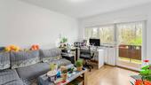 Wohnzimmer 1 - Charmante 3-Zimmer-Wohnung mit Balkon und Gestaltungspotenzial in Pirmasens