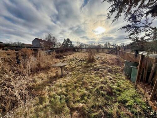 Garten zur straßenabgewandten Seite - 