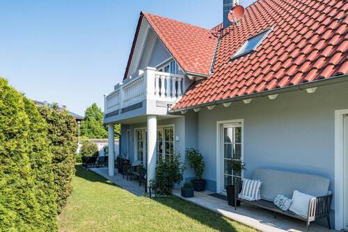 Außenansicht Garten - 8 Zimmer Mehrfamilienhaus, Wohnhaus zum Kaufen in Veitsbronn