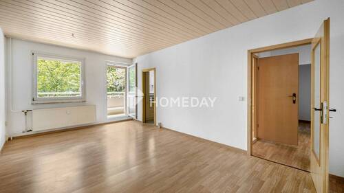 Wohnzimmer 1 - Sofort bezugsfreie 3-Zimmer-Wohnung mit Loggia und Einbauküche