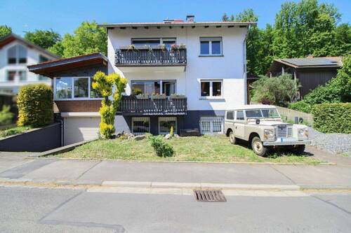 Straßenansicht Hausfront - 