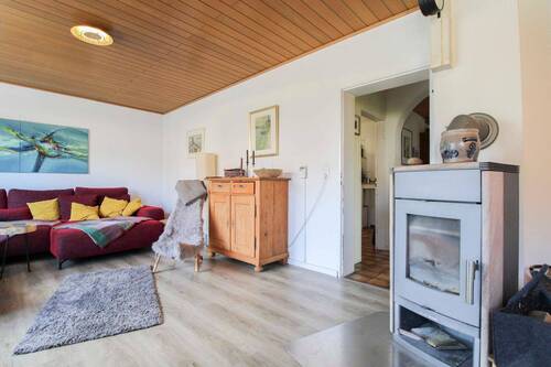 Wohnzimmer - 6 Zimmer Mehrfamilienhaus, Wohnhaus in Laubach