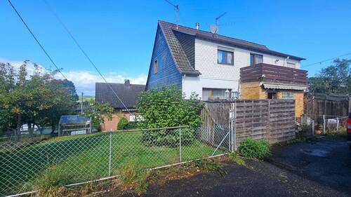 Außenansicht - 7 Zimmer Einfamilienhaus zum Kaufen in Windeck