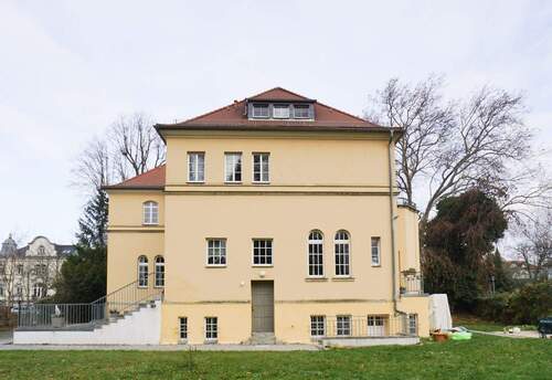 Rückansicht - Frisch renoviert beim Großen Garten