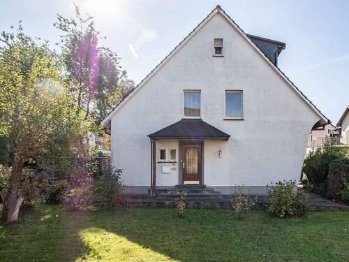 Außenansicht - 9 Zimmer Mehrfamilienhaus, Wohnhaus zum Kaufen in Arnsberg