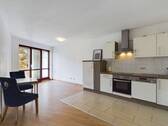 Wohnraum mit offener Küche - 3 Zimmer Etagenwohnung in Kirchheim
