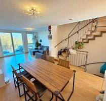 gepflegtes Reihenhaus mit 6 Zimmern, Dachterrasse, Terrasse, Balkon und Garage in gefragter Lage - Vaihingen an der Enz Kleinglattbach