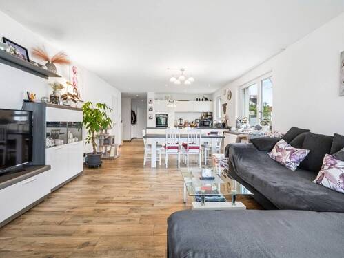 großzügiger Wohnraum - 3 Zimmer Etagenwohnung in Salem