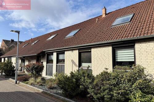 Vorderansicht - 6 Zimmer Einfamilienhaus zum Kaufen in Hannover