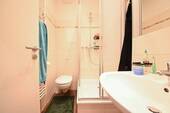 Badezimmer mit Dusche - 