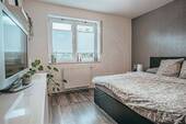 Helles Schlafzimmer im EG - 
