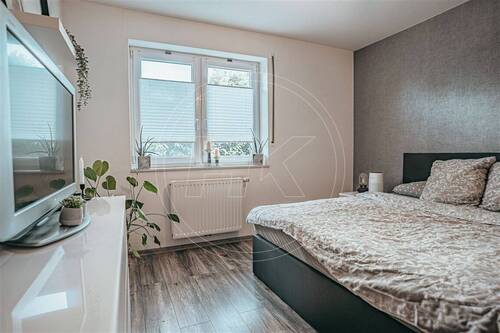Helles Schlafzimmer im EG - 