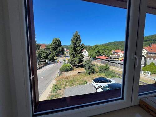 004020156800_302_350_02102025030248346 - 